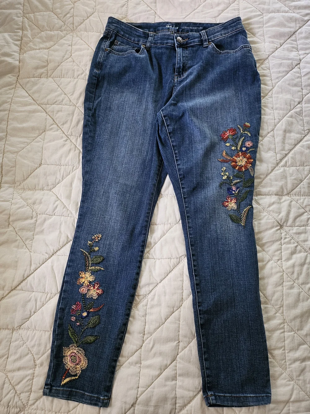 Style & Co. Curvy Skinny Leg- Floral Embroidered Jeans- Size 10 - Picture 2 of 11